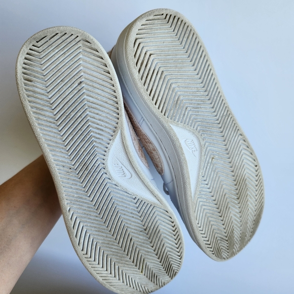 Nike Women's Court Royale 2 Mid High-Top Sneakers Snakeskin Swoosh Size 7.5 - Picture 17 of 17